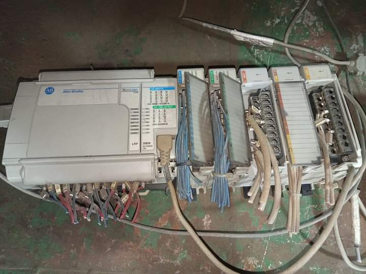 Micrologix 1500 Allen Bradley PLC Used but good indeed